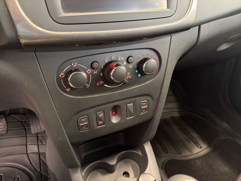 Dacia Sandero 2013 Sininen