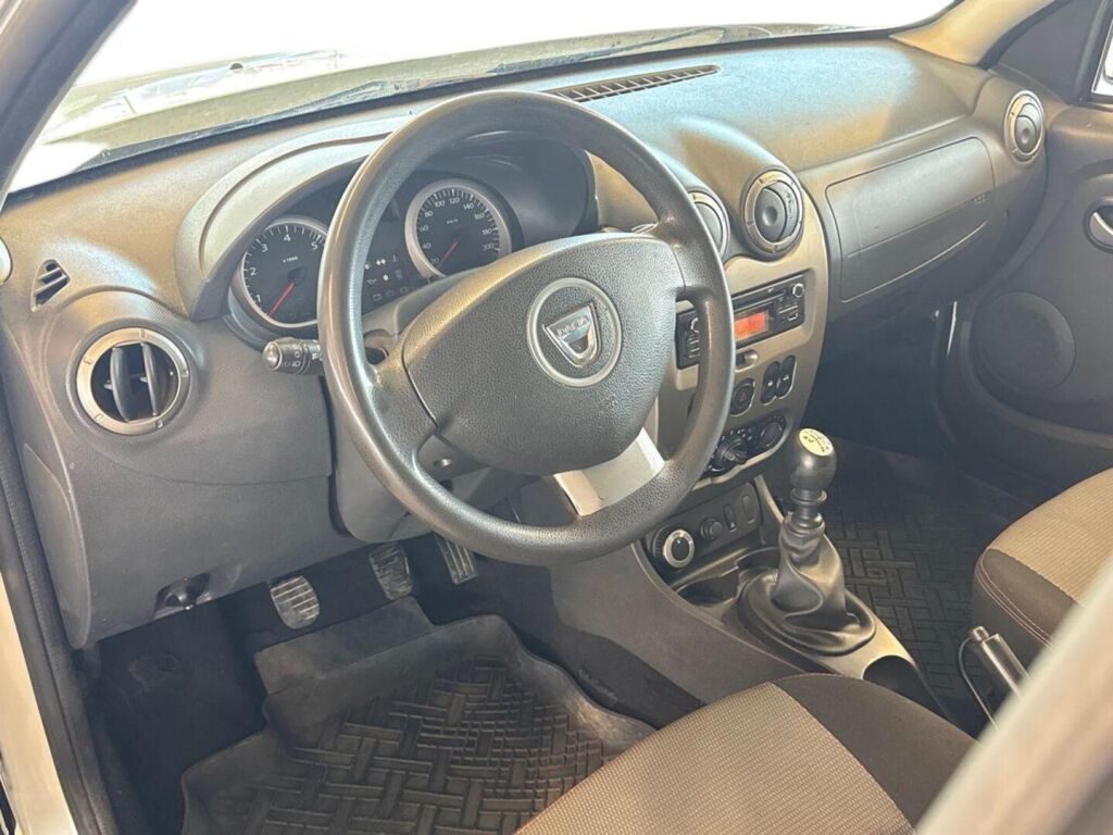 Dacia Duster 2013 Valkoinen