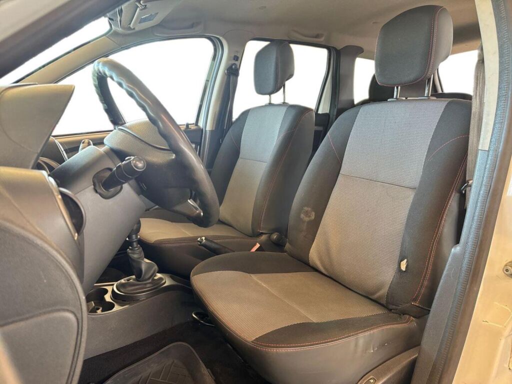 Dacia Duster 2013 Valkoinen