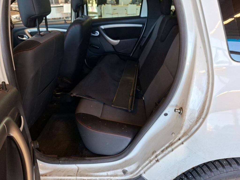 Dacia Duster 2013 Valkoinen