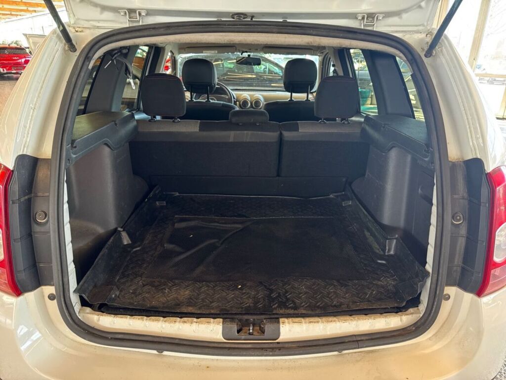 Dacia Duster 2013 Valkoinen