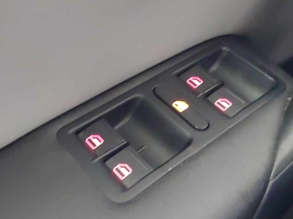 Volkswagen Polo 2013 Valkoinen