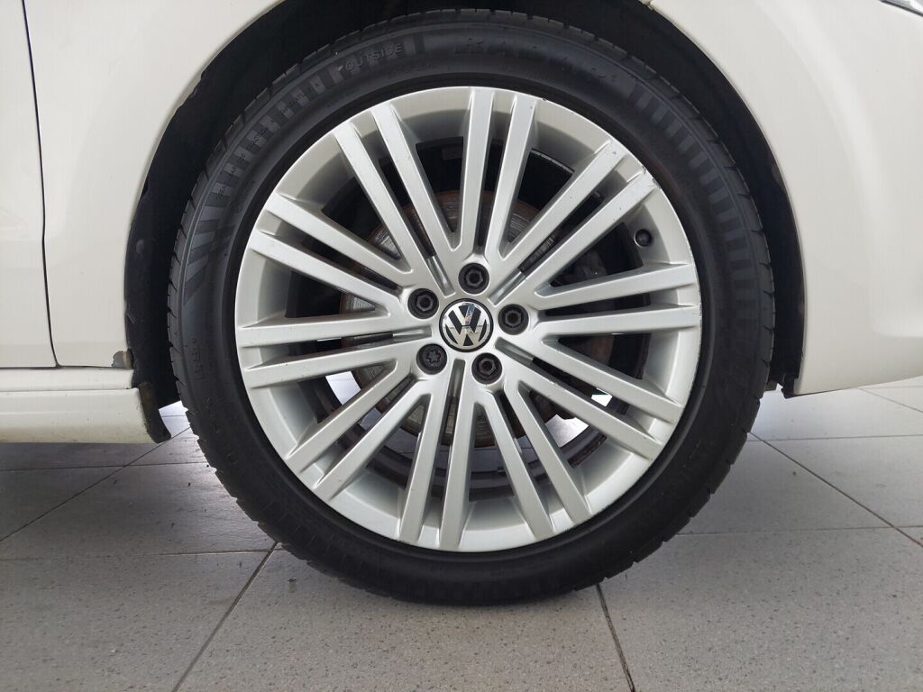 Volkswagen Polo 2013 Valkoinen