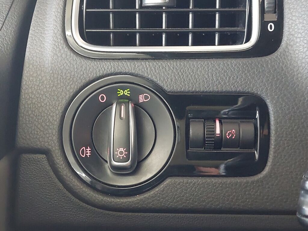 Volkswagen Polo 2013 Valkoinen