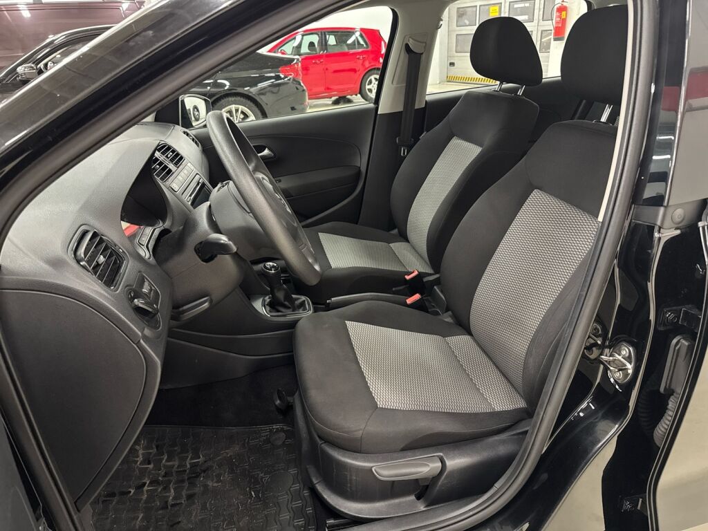 Volkswagen Polo 2013 Musta