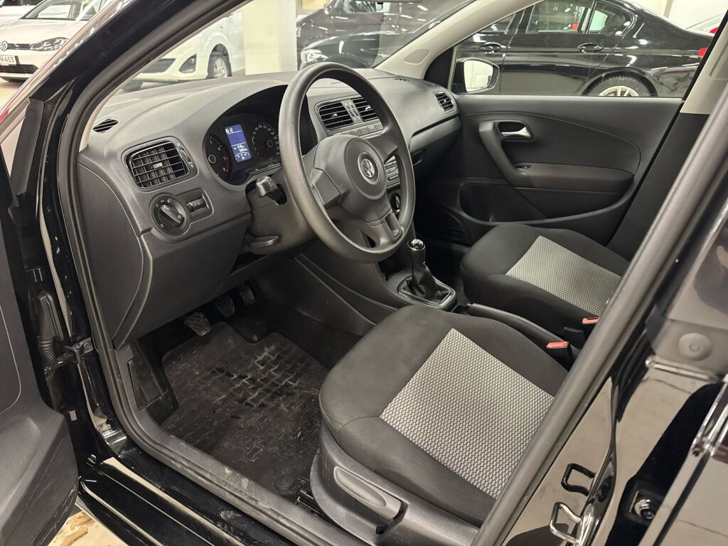 Volkswagen Polo 2013 Musta