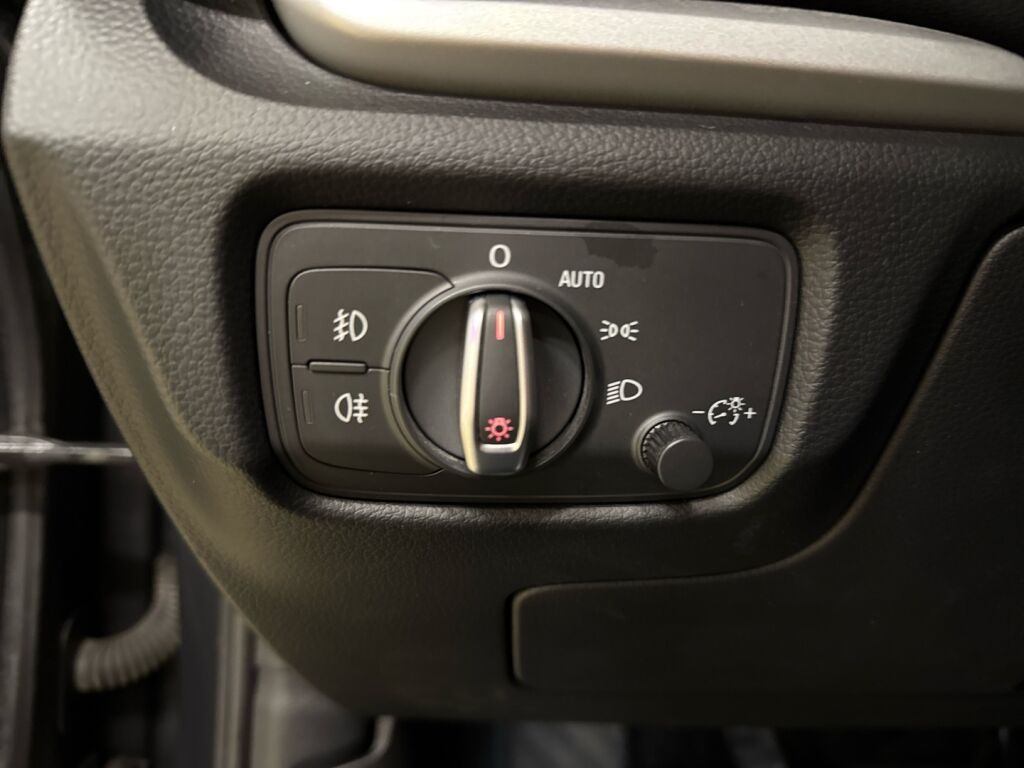 Audi A3 2013 Ruskea (beige)