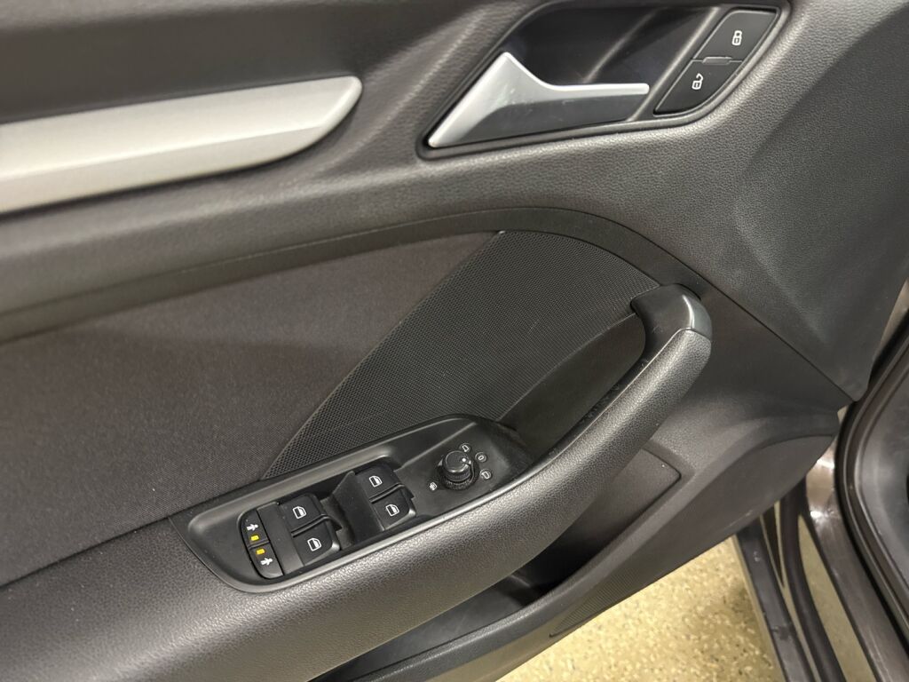 Audi A3 2013 Ruskea (beige)