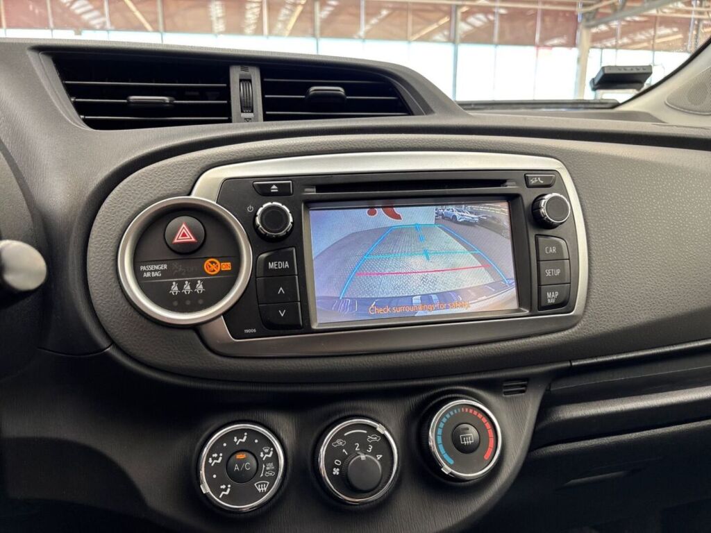 Toyota Yaris 2013 Violetti