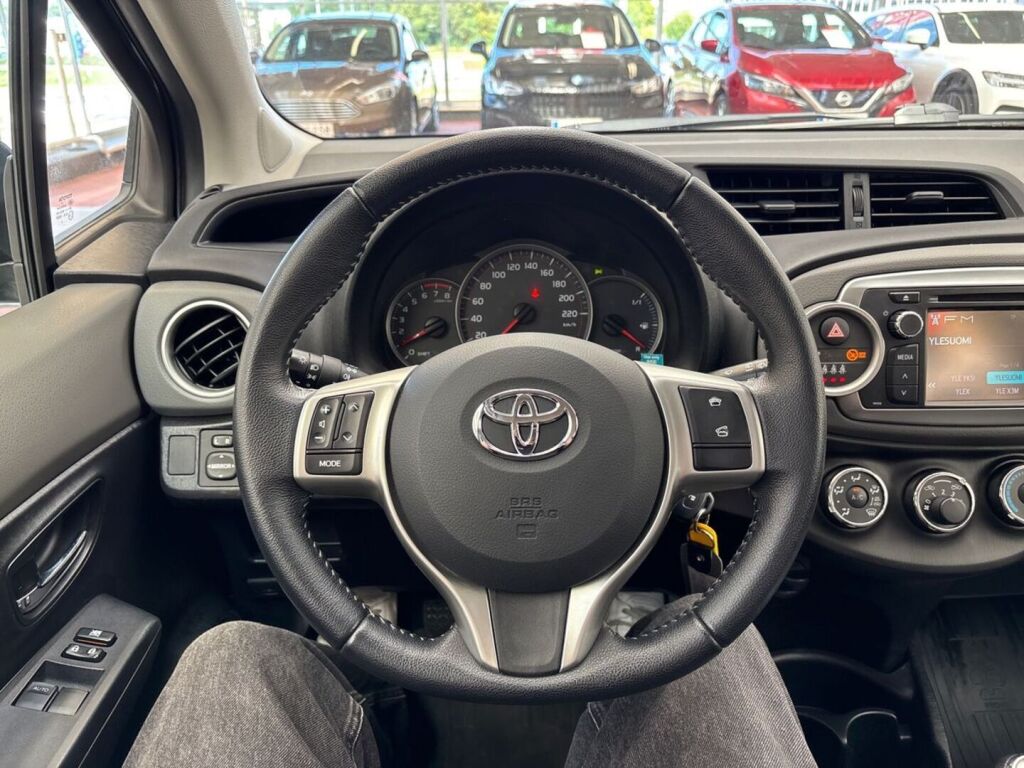 Toyota Yaris 2013 Violetti