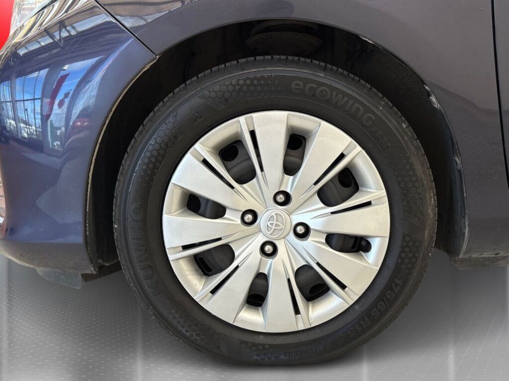 Toyota Yaris 2013 Violetti