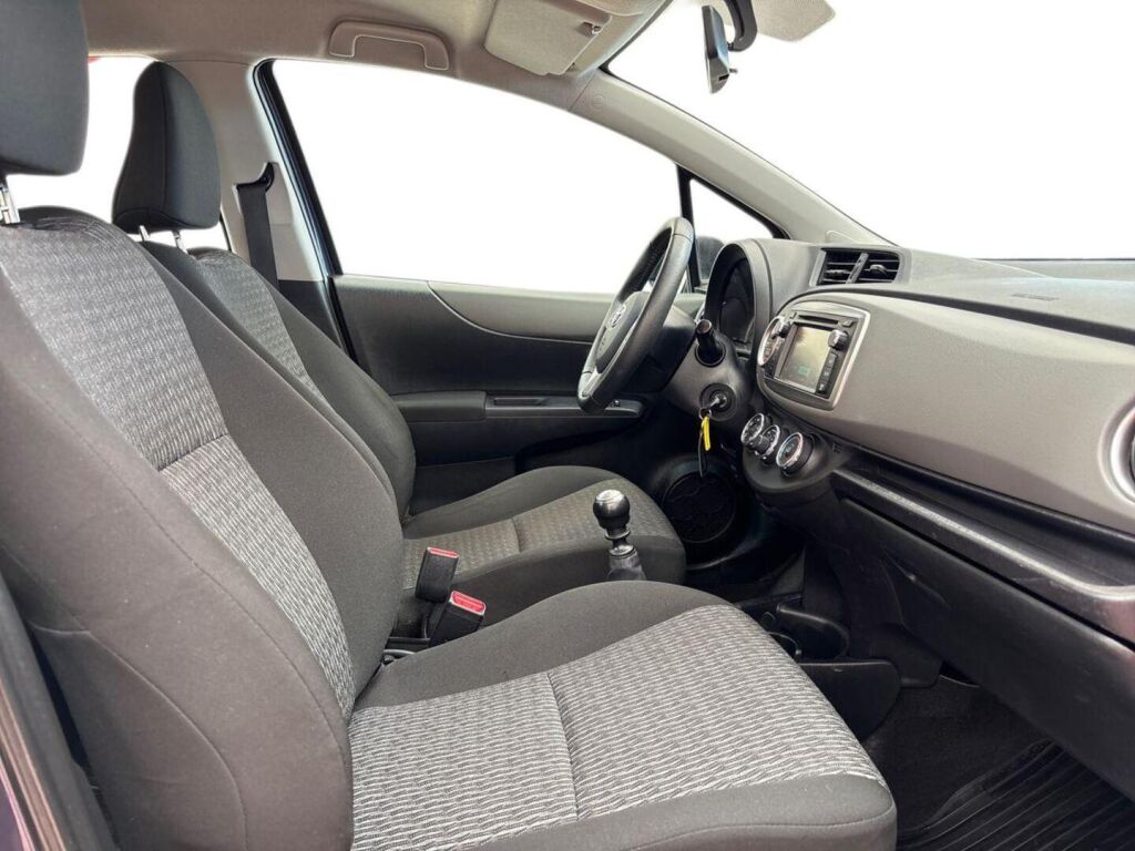 Toyota Yaris 2013 Violetti