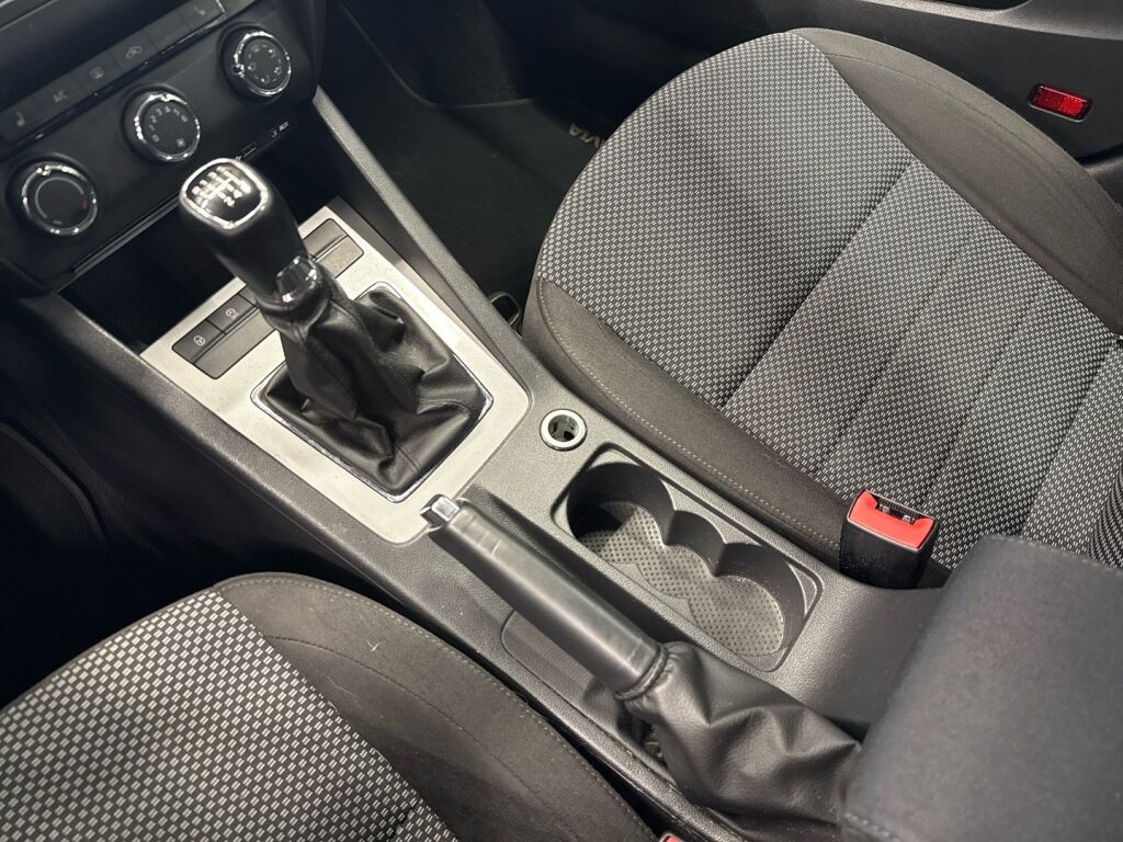 Skoda Octavia 2014 Ruskea (beige)