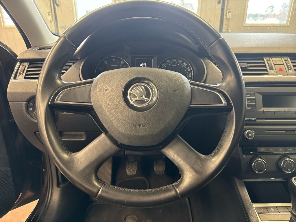 Skoda Octavia 2014 Ruskea (beige)