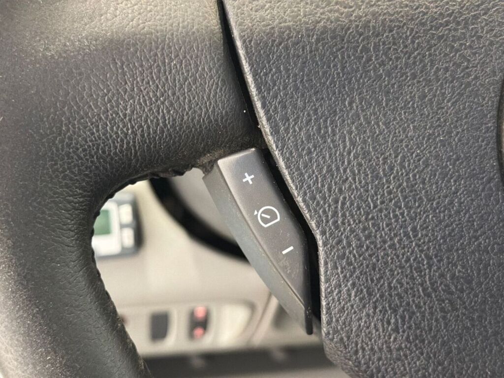 Opel Vivaro 2014 Valkoinen