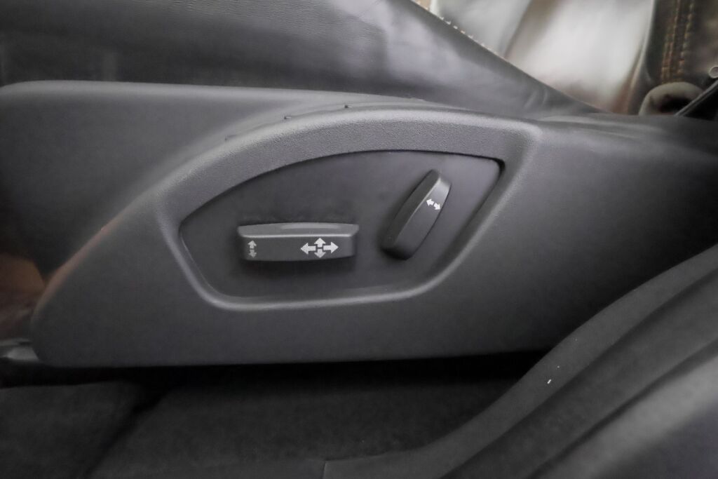 Volvo XC60 2014 Ruskea (beige)