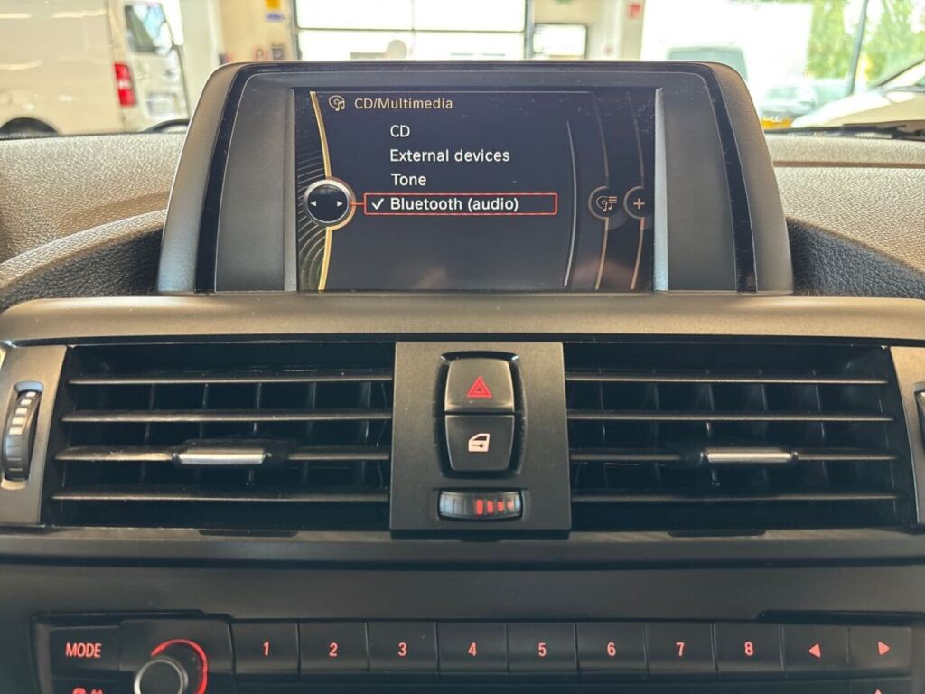 BMW 116 2013 Musta