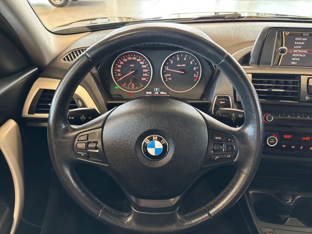 BMW 116 2013 Musta