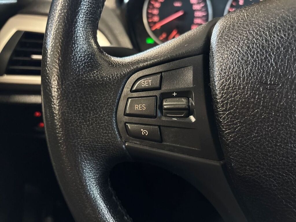 BMW 116 2013 Musta