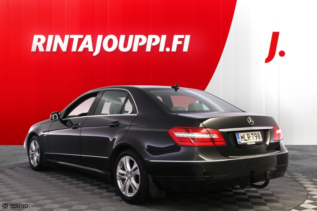 Mercedes-Benz E 2011 Musta