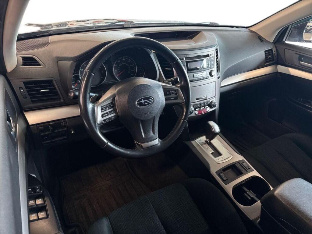 Subaru Outback 2013 Sininen