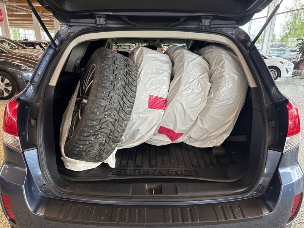 Subaru Outback 2013 Sininen