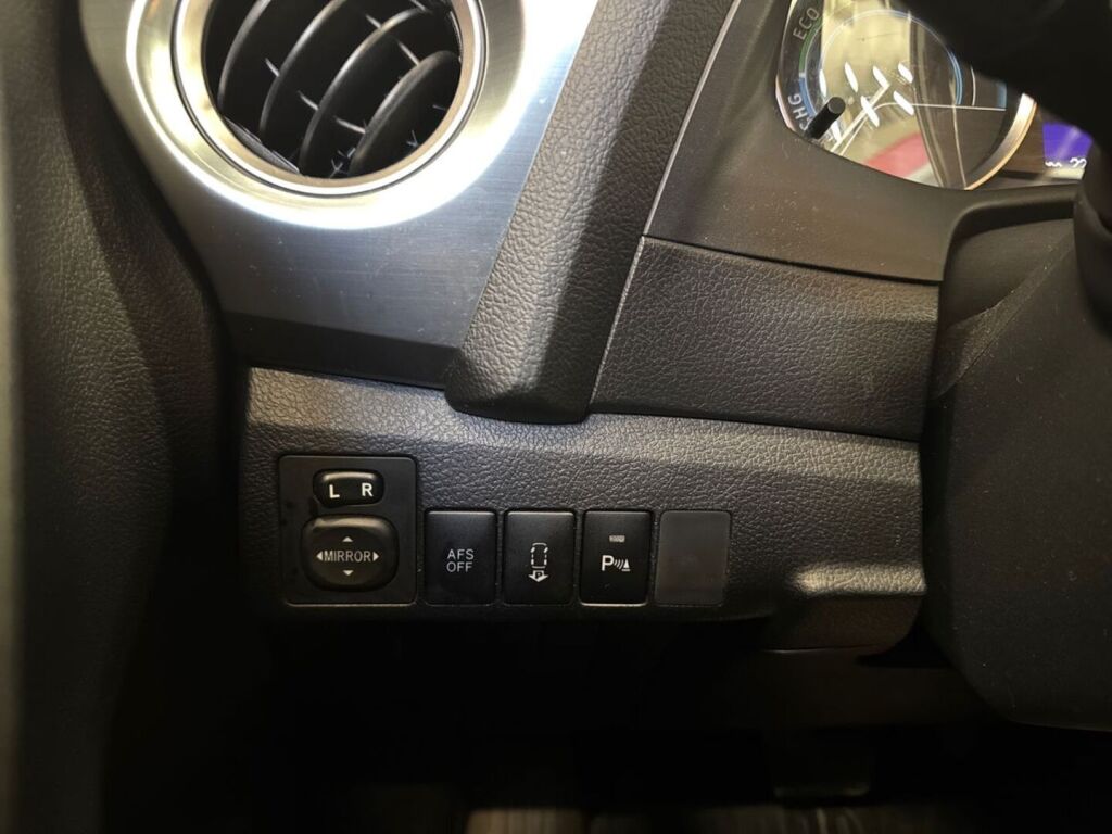 Toyota Auris 2014 Harmaa