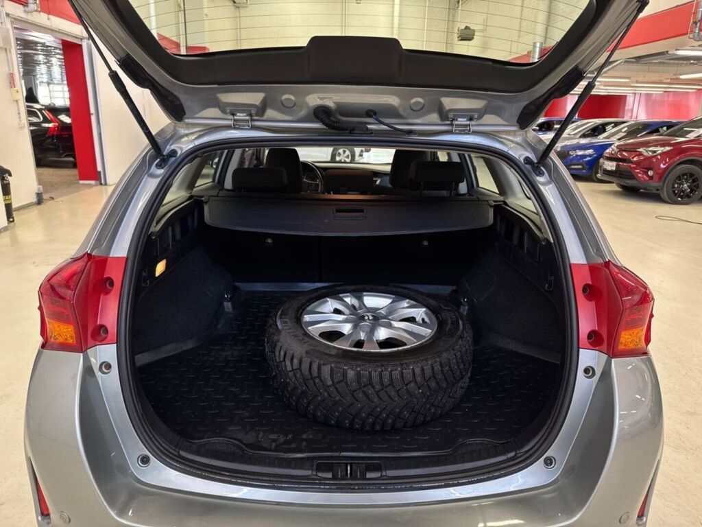 Toyota Auris 2014 Harmaa