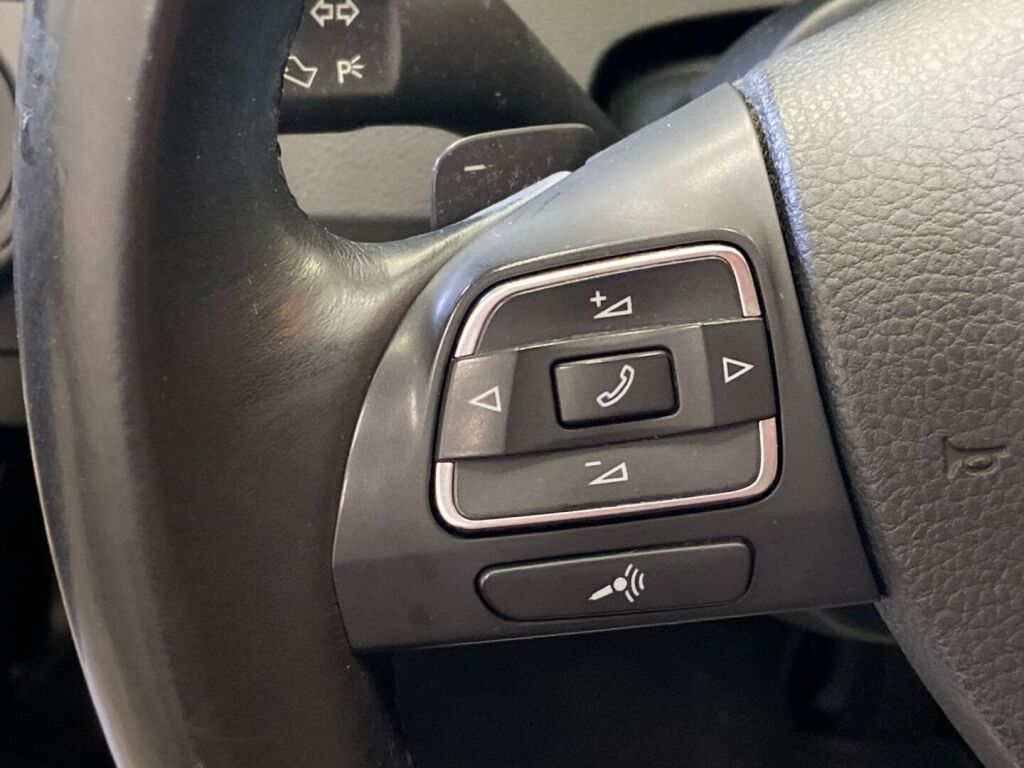 Volkswagen Passat 2013 Valkoinen