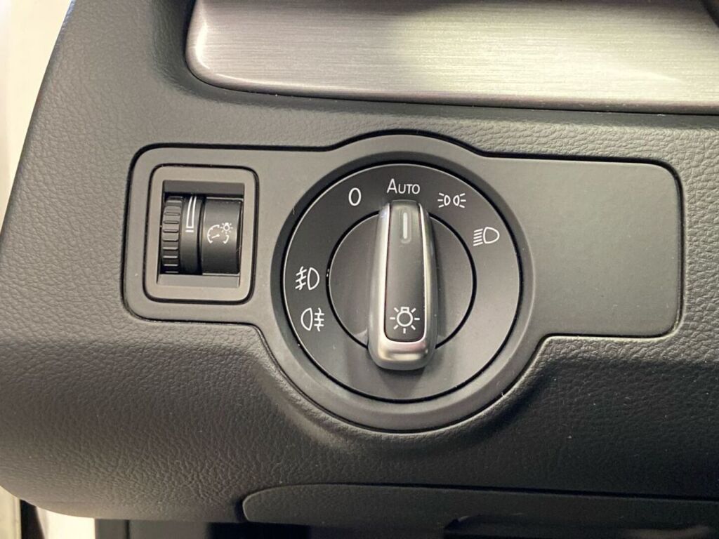 Volkswagen Passat 2013 Valkoinen