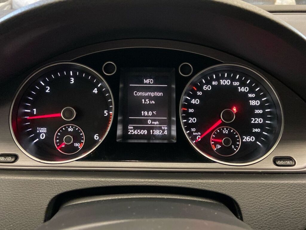 Volkswagen Passat 2013 Valkoinen