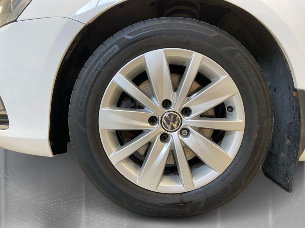 Volkswagen Passat 2013 Valkoinen