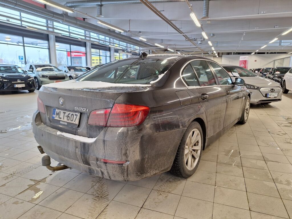 BMW 520 2014 Ruskea (beige)