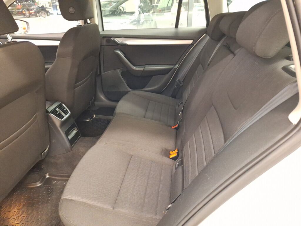 Skoda Octavia 2013 Hopea