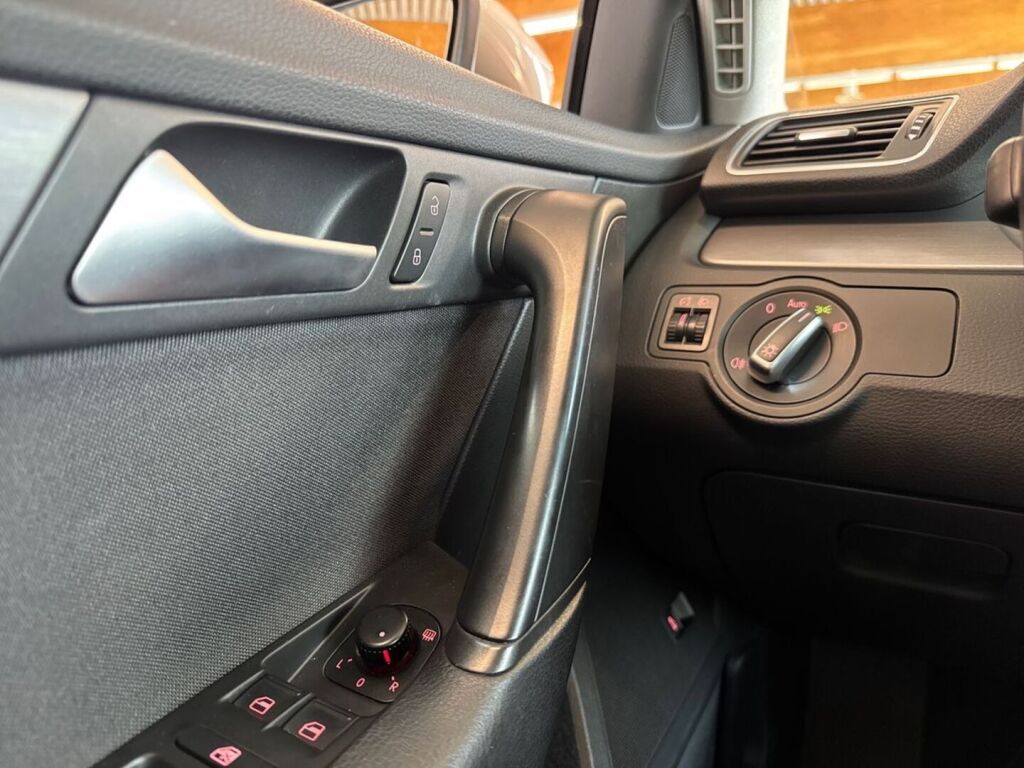 Volkswagen Passat 2014 Ruskea (beige)