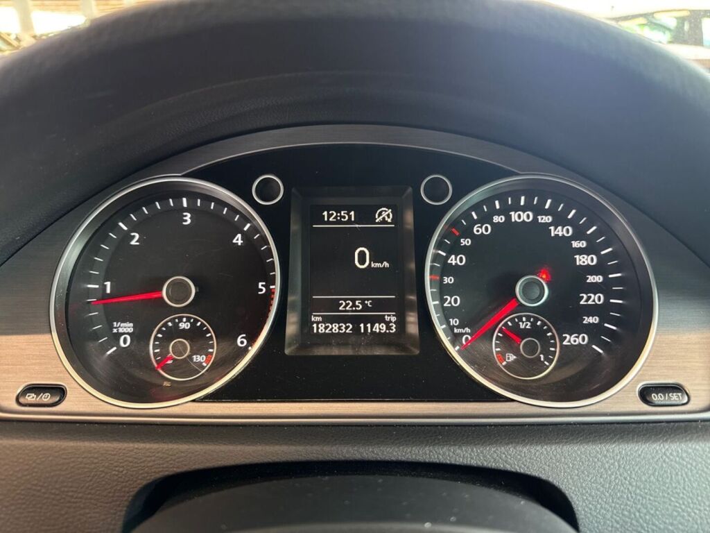 Volkswagen Passat 2014 Ruskea (beige)