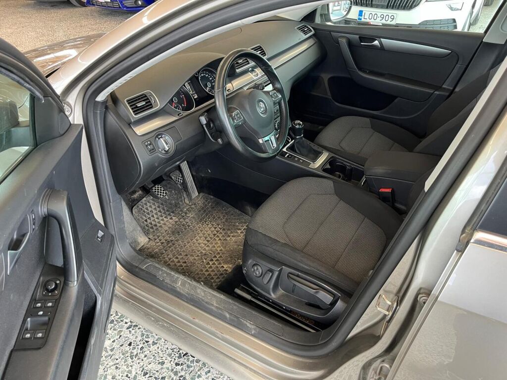 Volkswagen Passat 2014 Ruskea (beige)