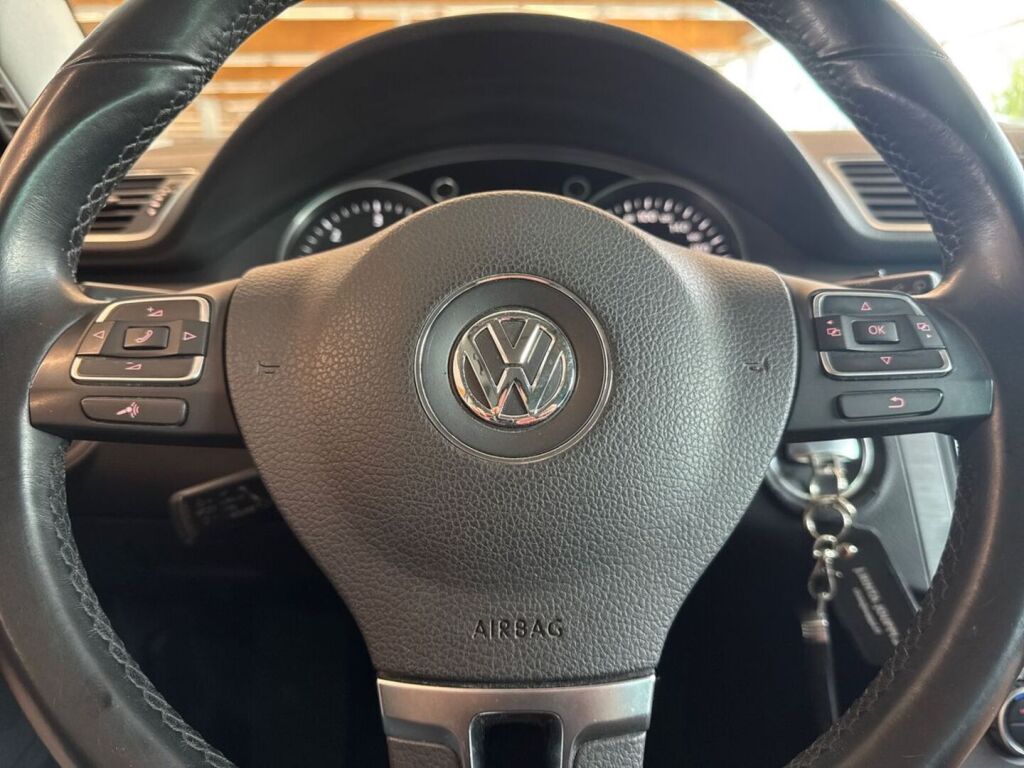 Volkswagen Passat 2014 Ruskea (beige)