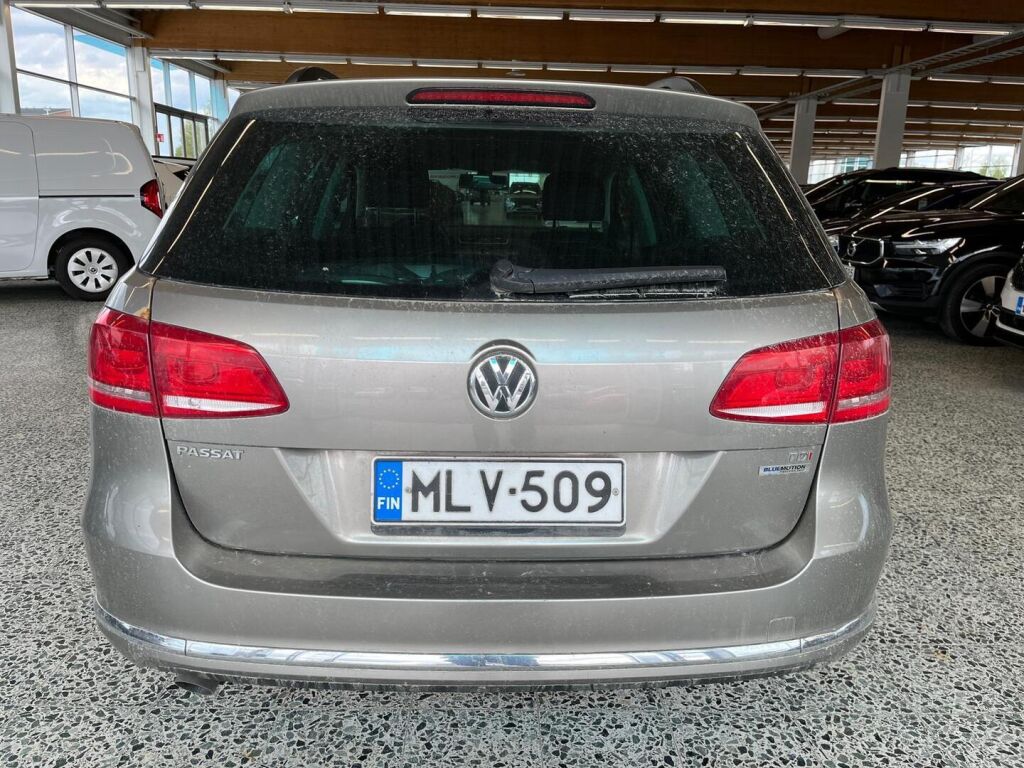 Volkswagen Passat 2014 Ruskea (beige)