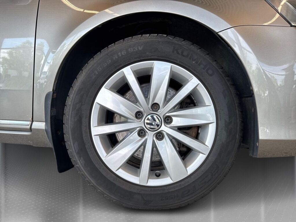 Volkswagen Passat 2014 Ruskea (beige)