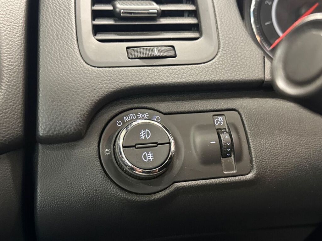Opel Insignia 2014 Harmaa