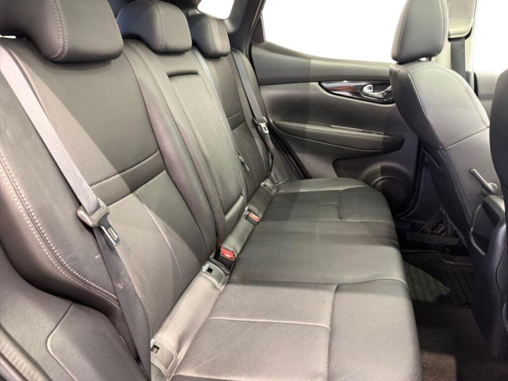 Nissan Qashqai 2014 Musta