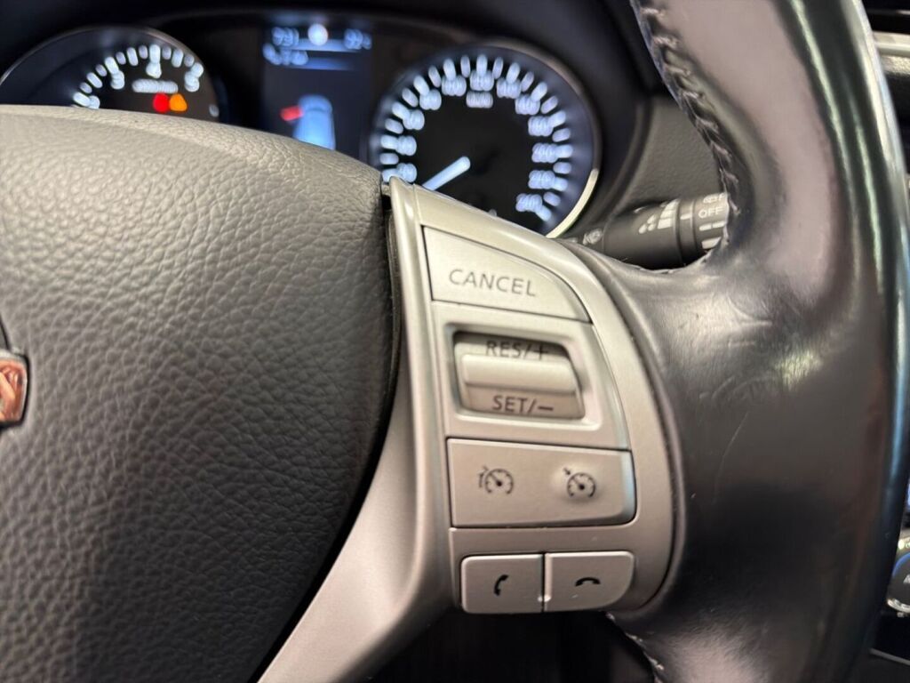 Nissan Qashqai 2014 Musta