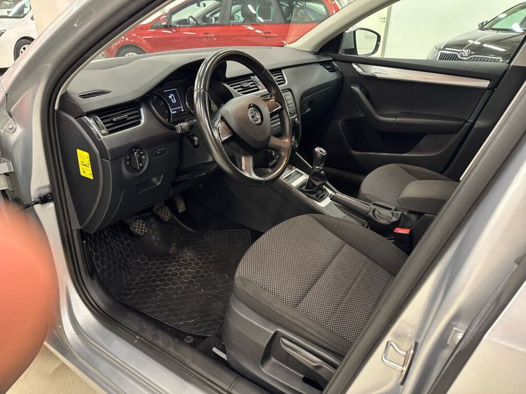 Skoda Octavia 2014 Hopea