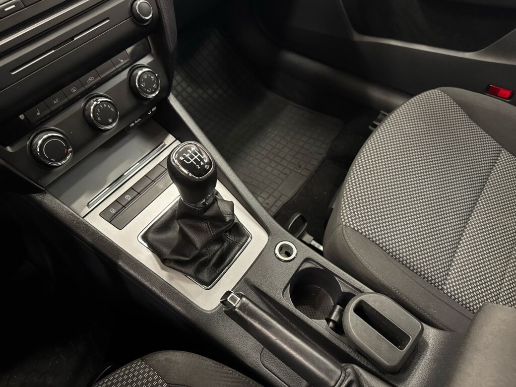 Skoda Octavia 2014 Hopea