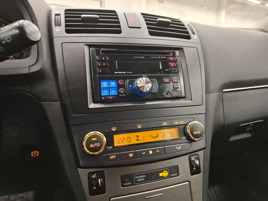 Toyota Avensis 2010 Musta