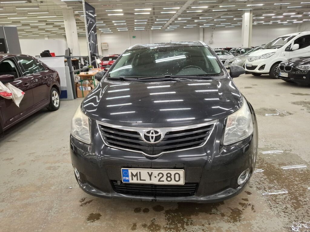 Toyota Avensis 2010 Musta