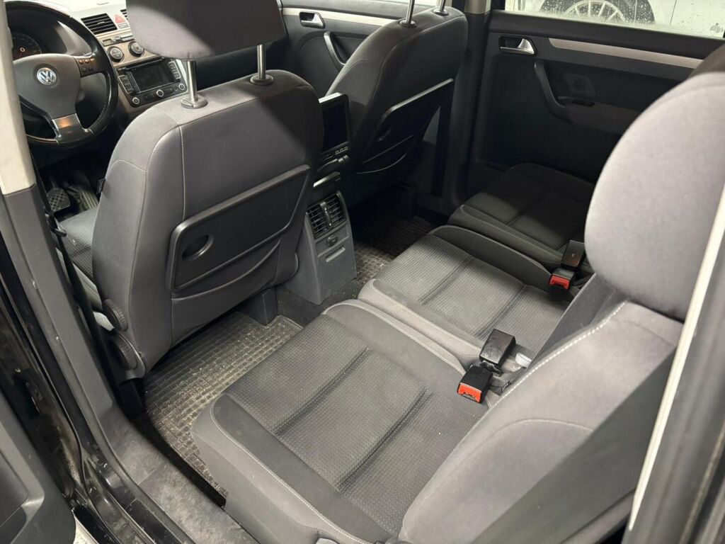 Volkswagen Touran 2009 Musta