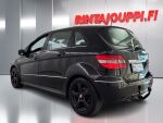 Mercedes-Benz B 2010 Musta