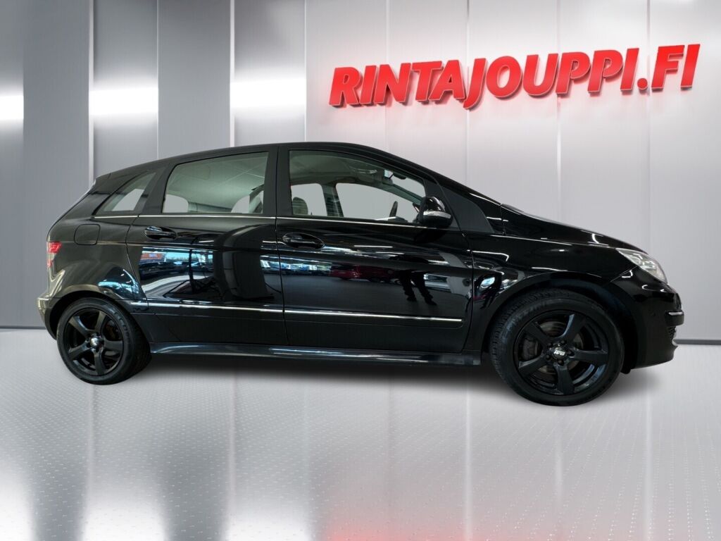 Mercedes-Benz B 2010 Musta